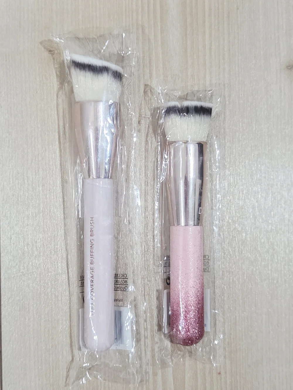 DOLL 20 Angled Powder/Foundation Brush Duo - Women's Makeup